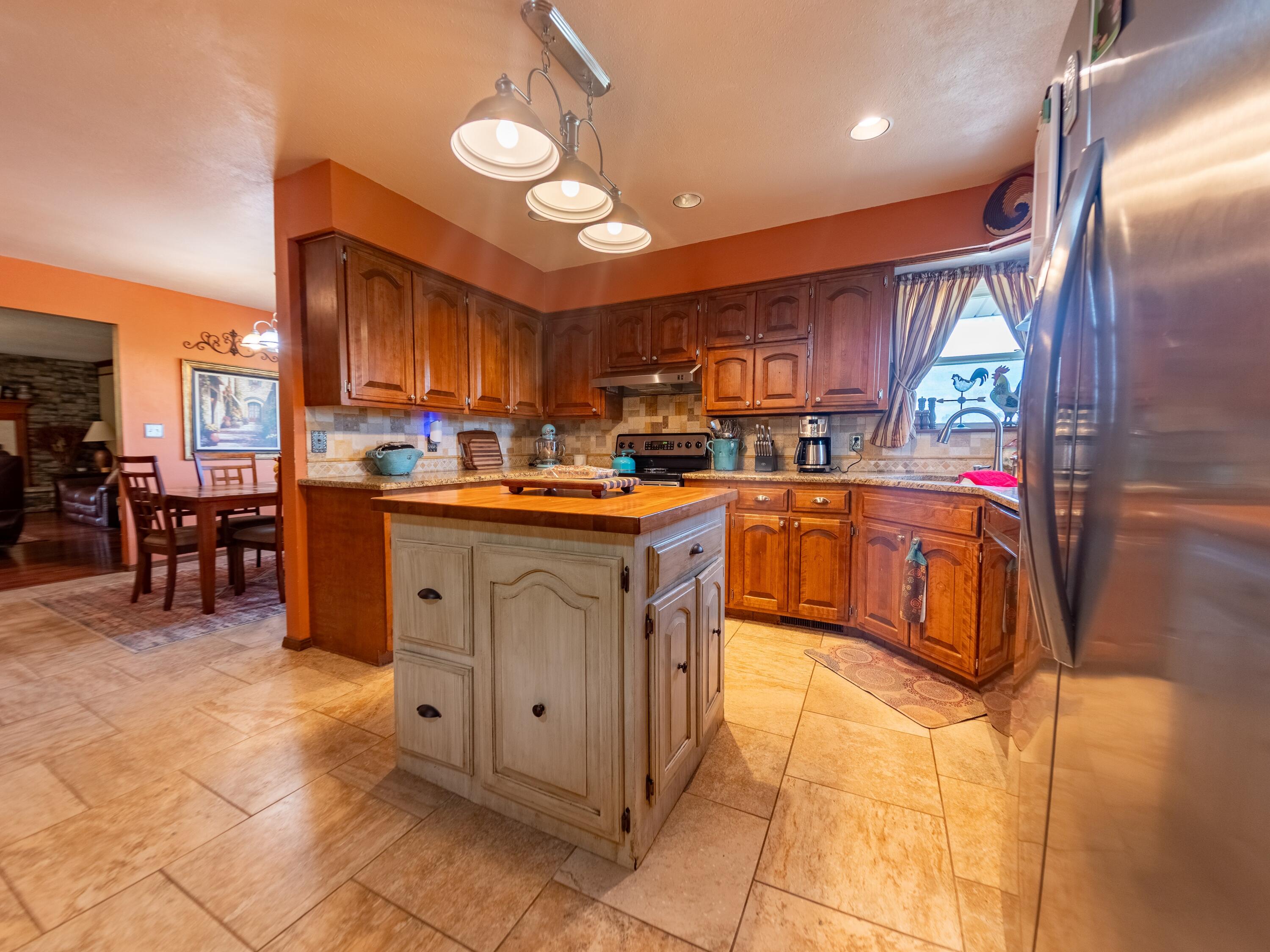 54500 East 120 Road Miami, OK 74354 - Photo 14 of 69 _1455739-HDR_4373x3280