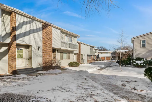 $269,900 | 218 Grand Canyon Drive, Madison, WI 53705