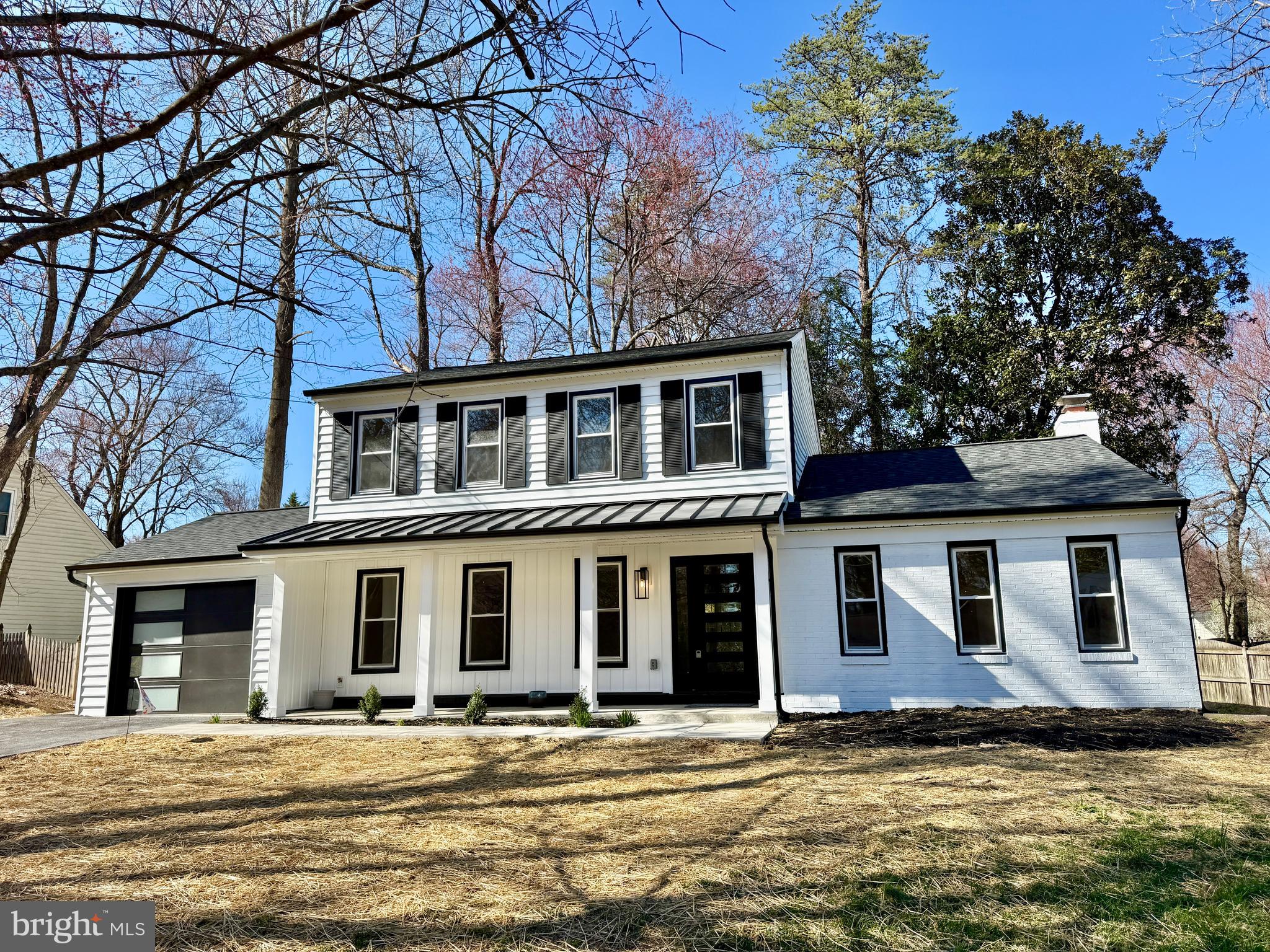 a view of a yard in front of a house