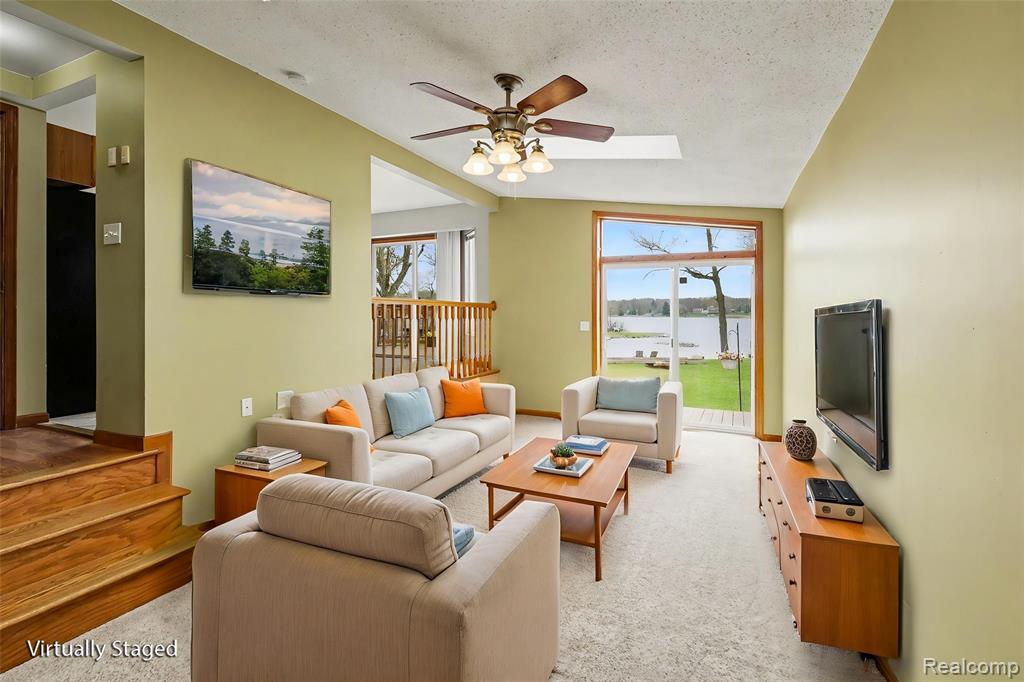 6522 Bennett Lake Road Fenton, MI 48430 - Photo 9 of 28