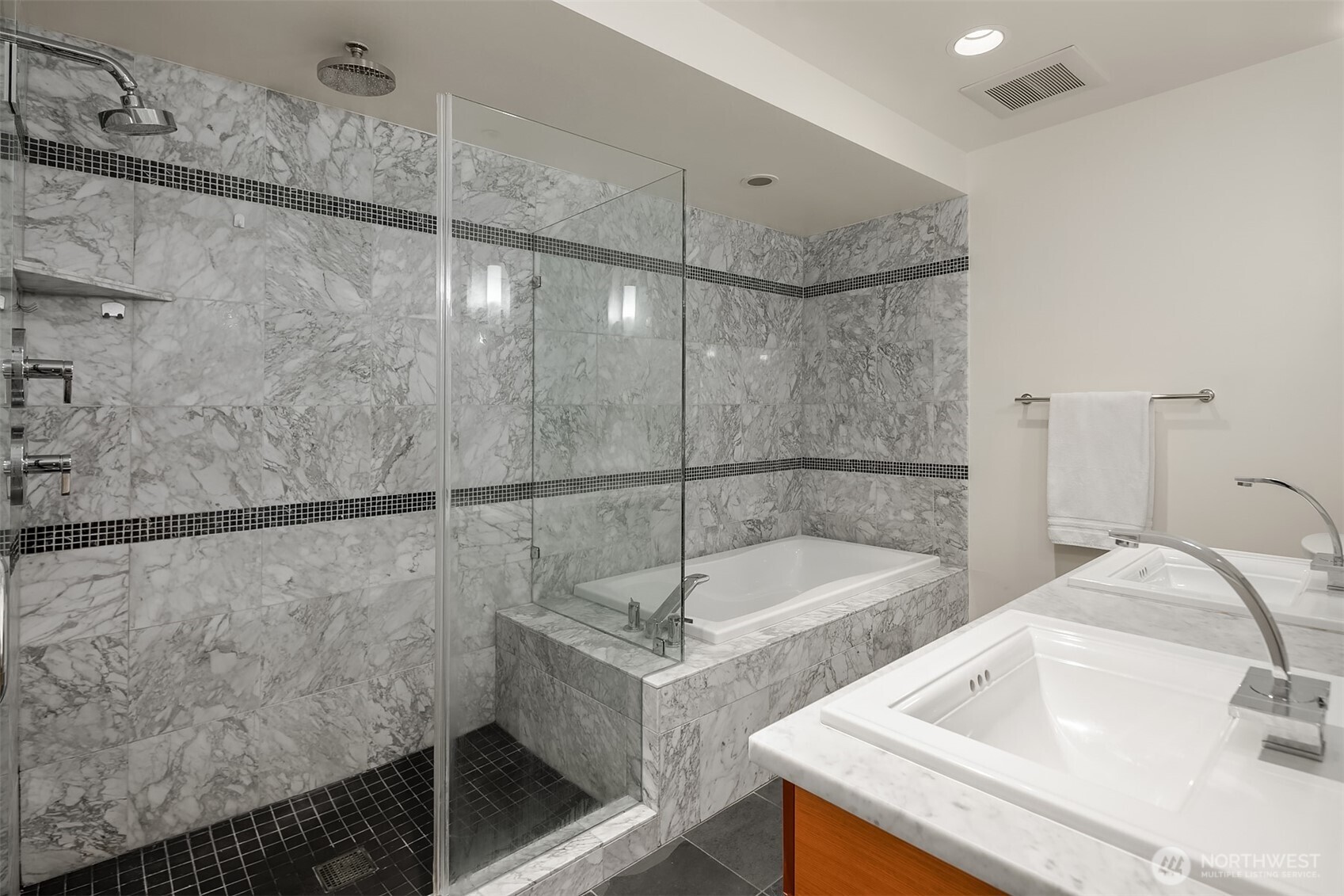 819 Virginia Street, Unit 3206 Seattle, WA 98101 - Photo 18 of 28