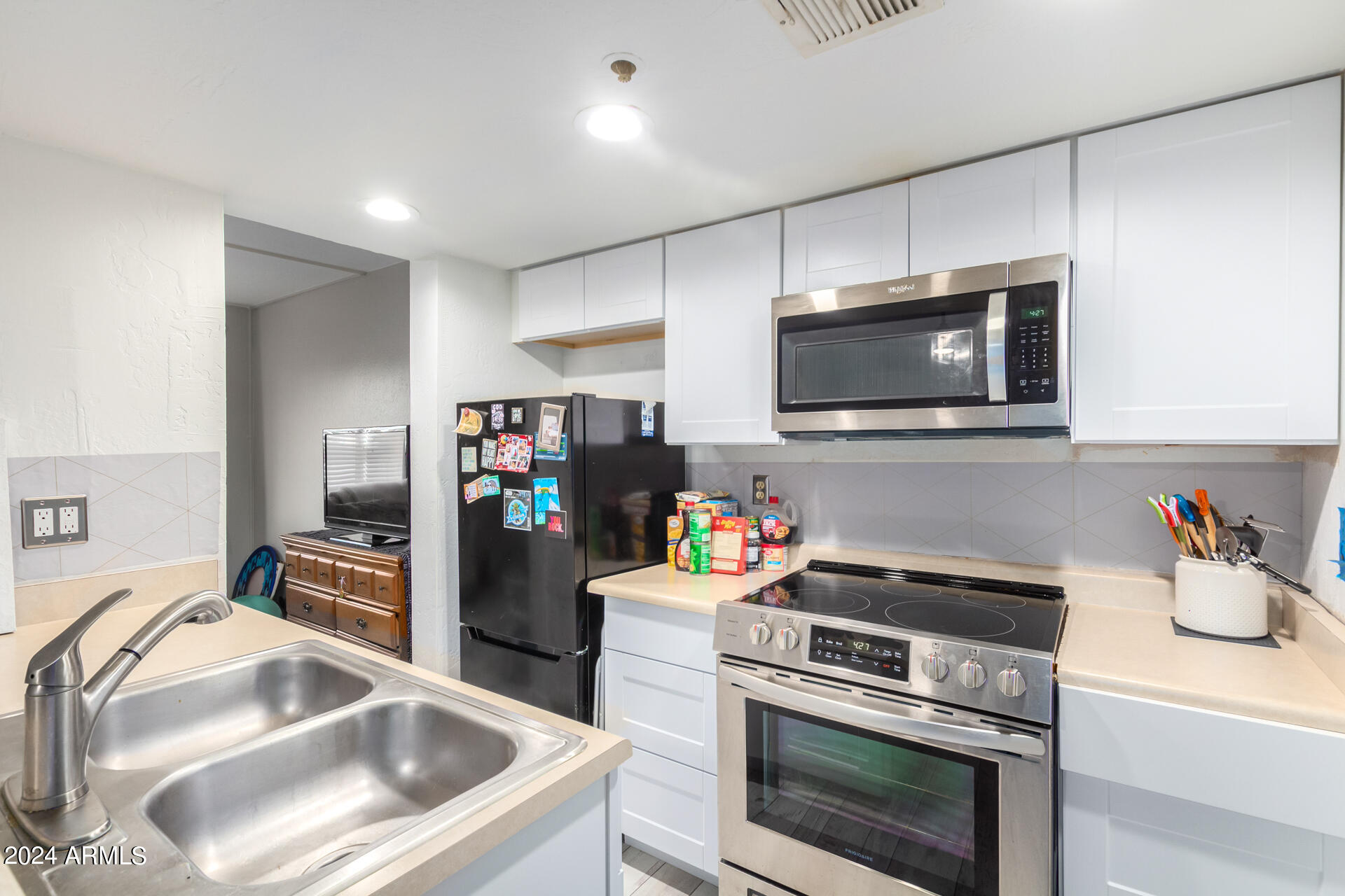12123 West Bell Road, Unit 318 Surprise, AZ 85378 - Photo 5 of 13 KITCHEN