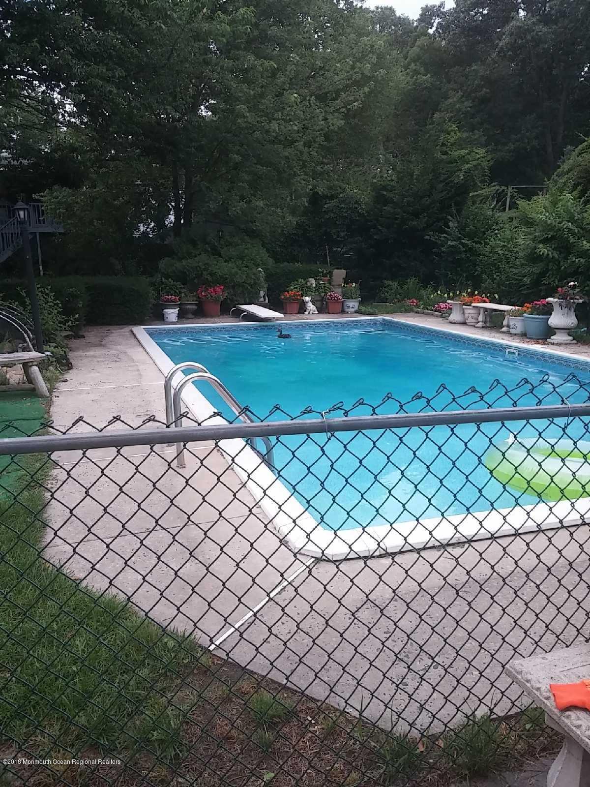 1093 Larsen Road Jackson, NJ 08527 - Photo 31 of 36 a view of a backyard