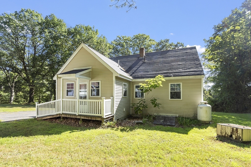 12 Clement Road Townsend, MA 01474 - Photo 5 of 29