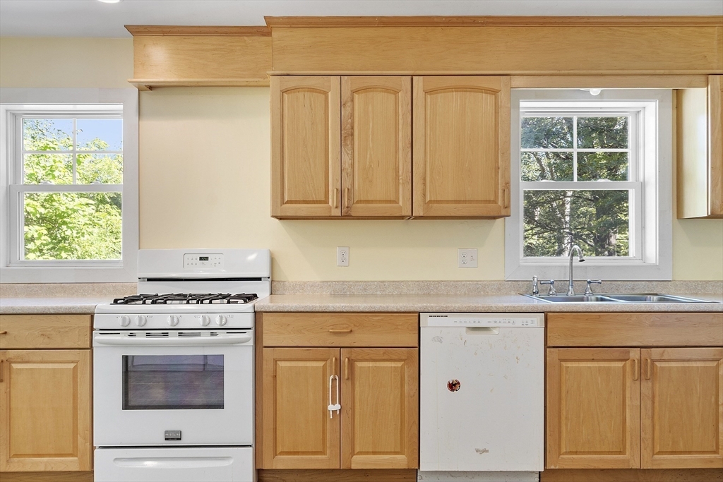 12 Clement Road Townsend, MA 01474 - Photo 8 of 29