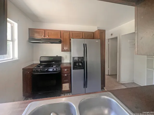 $119,900 | 5027 Vlg Crst Drive, San Antonio, TX 78218