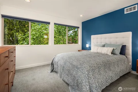 $1,025,000 | 9230 Interlake Avenue North, Seattle, WA 98103