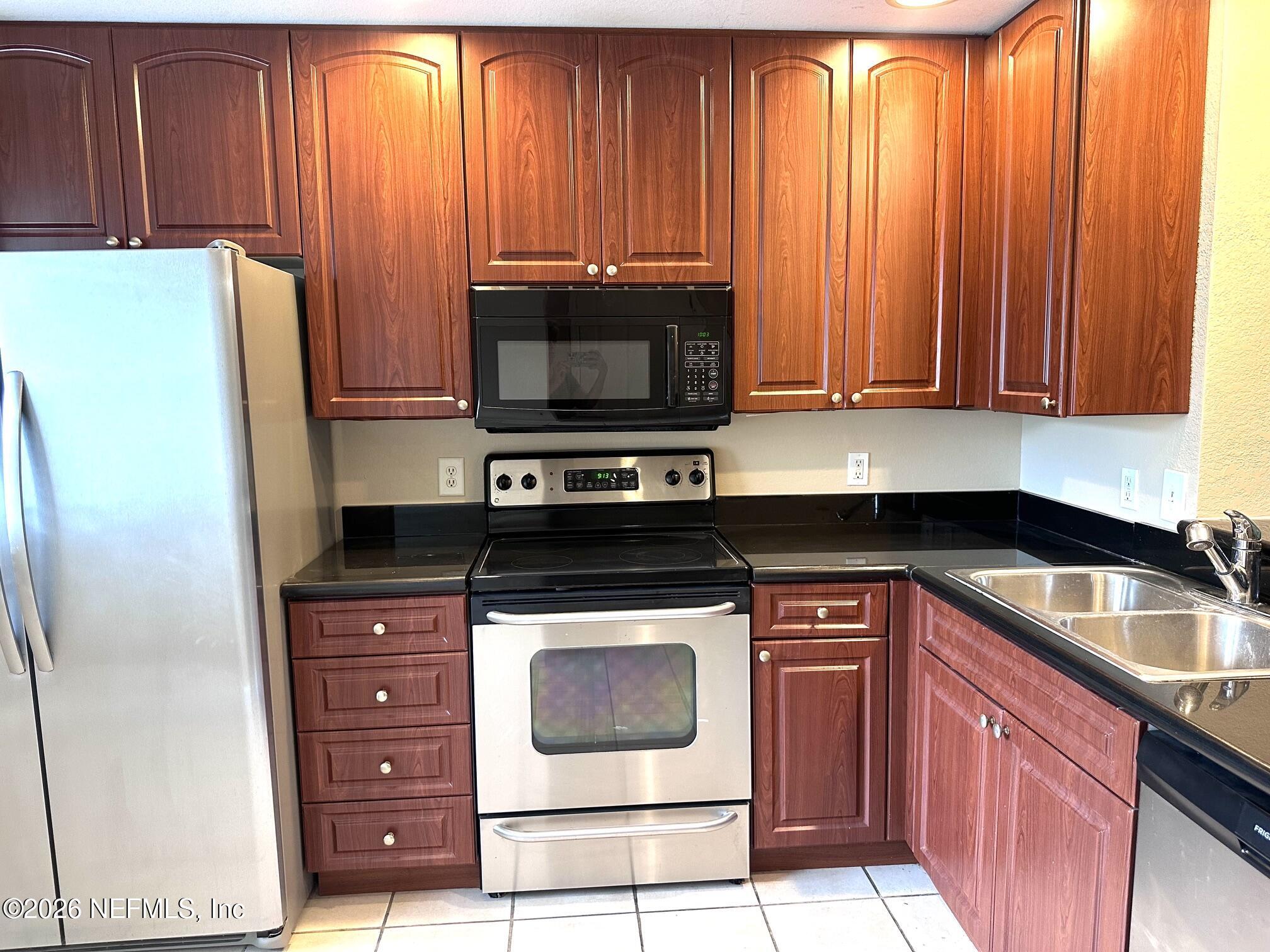 9745 Touchton Road, Unit 1124 Jacksonville, FL 32246 - Photo 7 of 39 Kitchen
