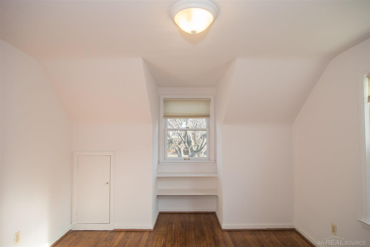 1337 Harvard Road Grosse Pointe, MI 48230 - Photo 19 of 36 31335964-18.JPG