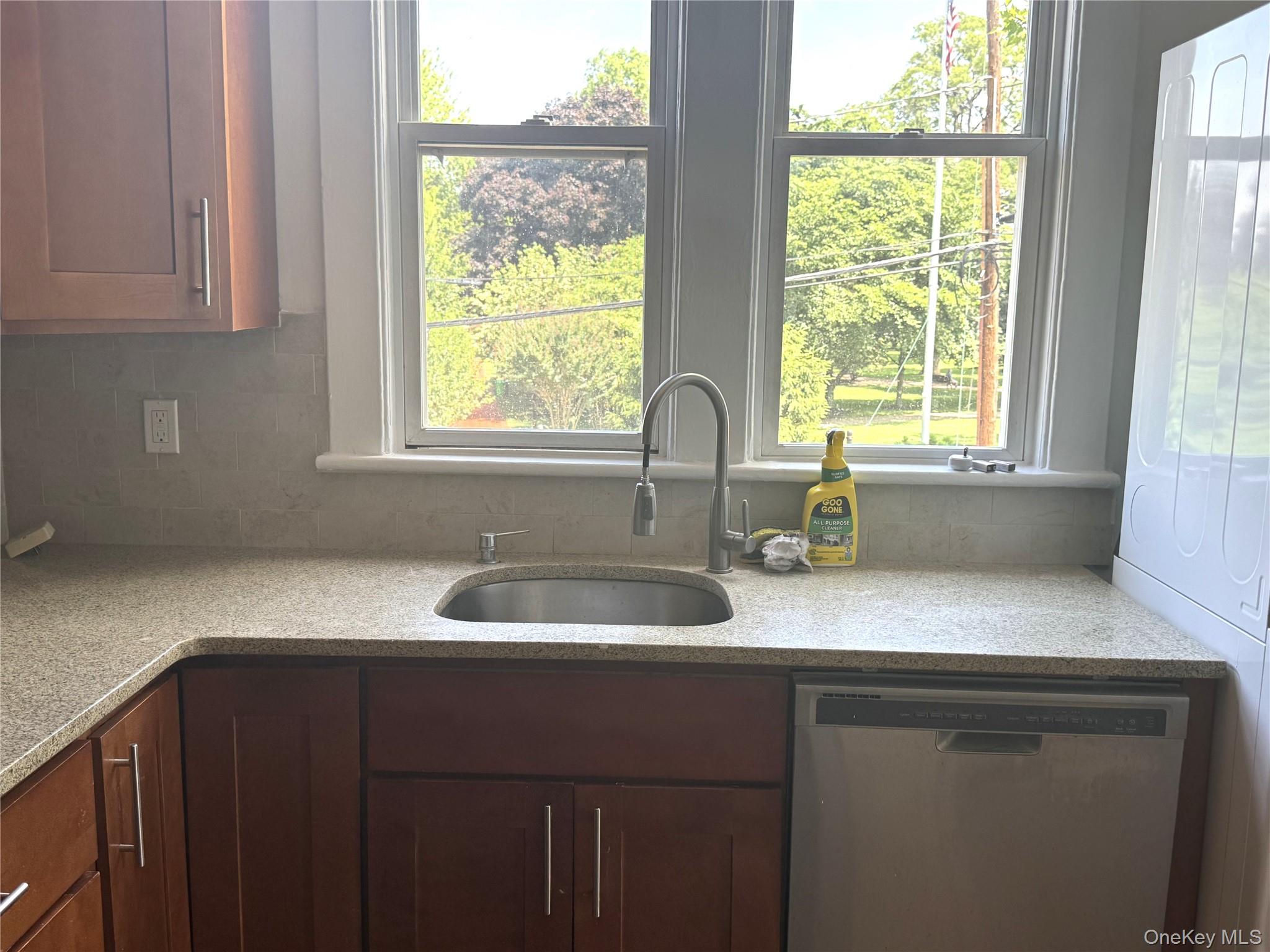 632 Middle Neck Road, Unit 2 Great Neck, NY 11023 - Photo 6 of 14