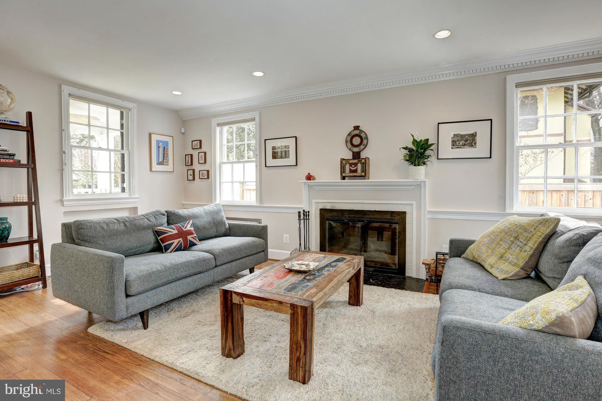 7802 Fairfax Road Bethesda, MD 20814 - Photo 8 of 30 Living Room
