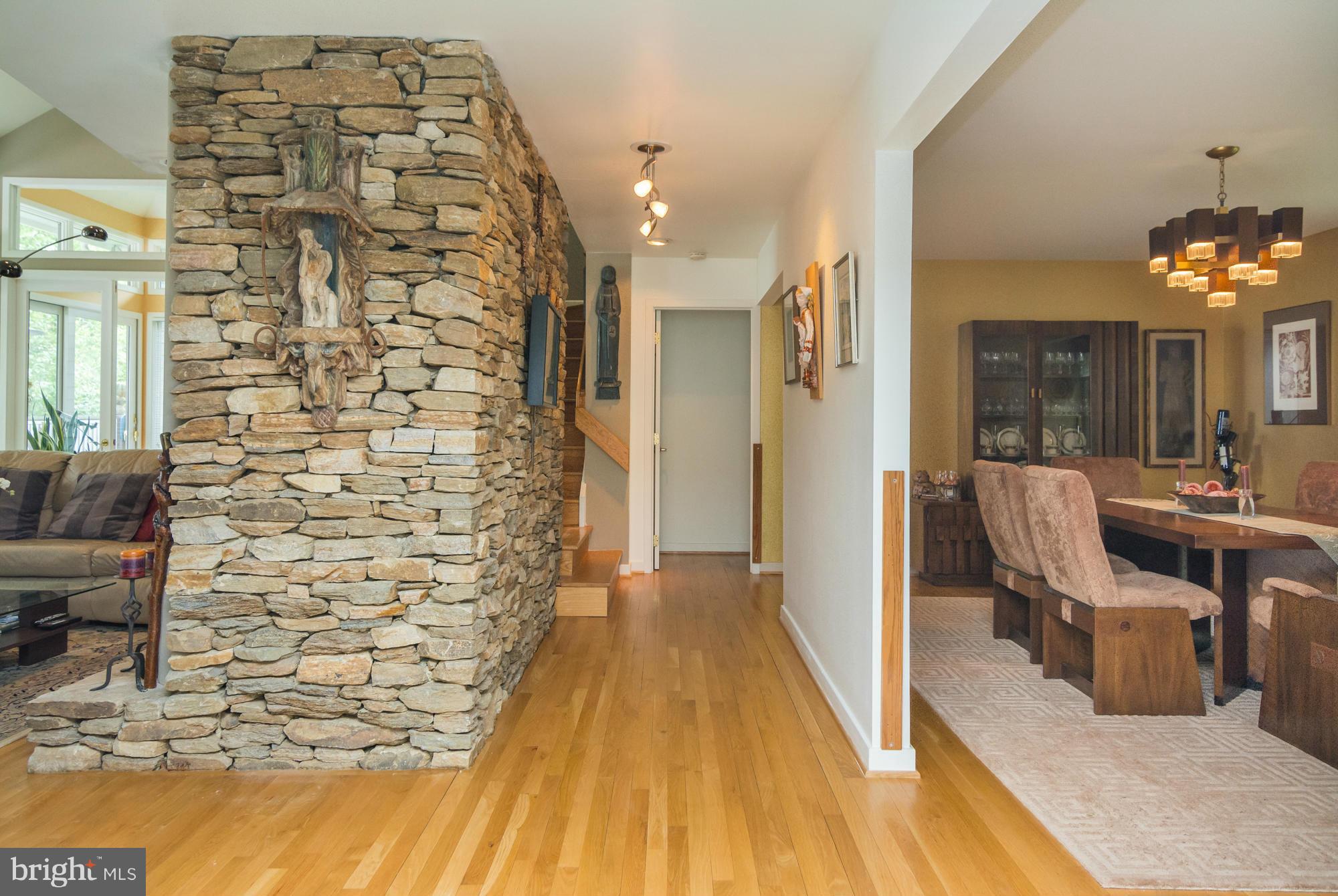 3329 Leritz Lane Edgewater, MD 21037 - Photo 11 of 28 Hallway