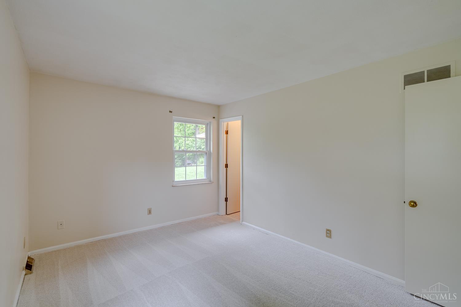 6584 Taylor Road Cincinnati, OH 45248 - Photo 20 of 35