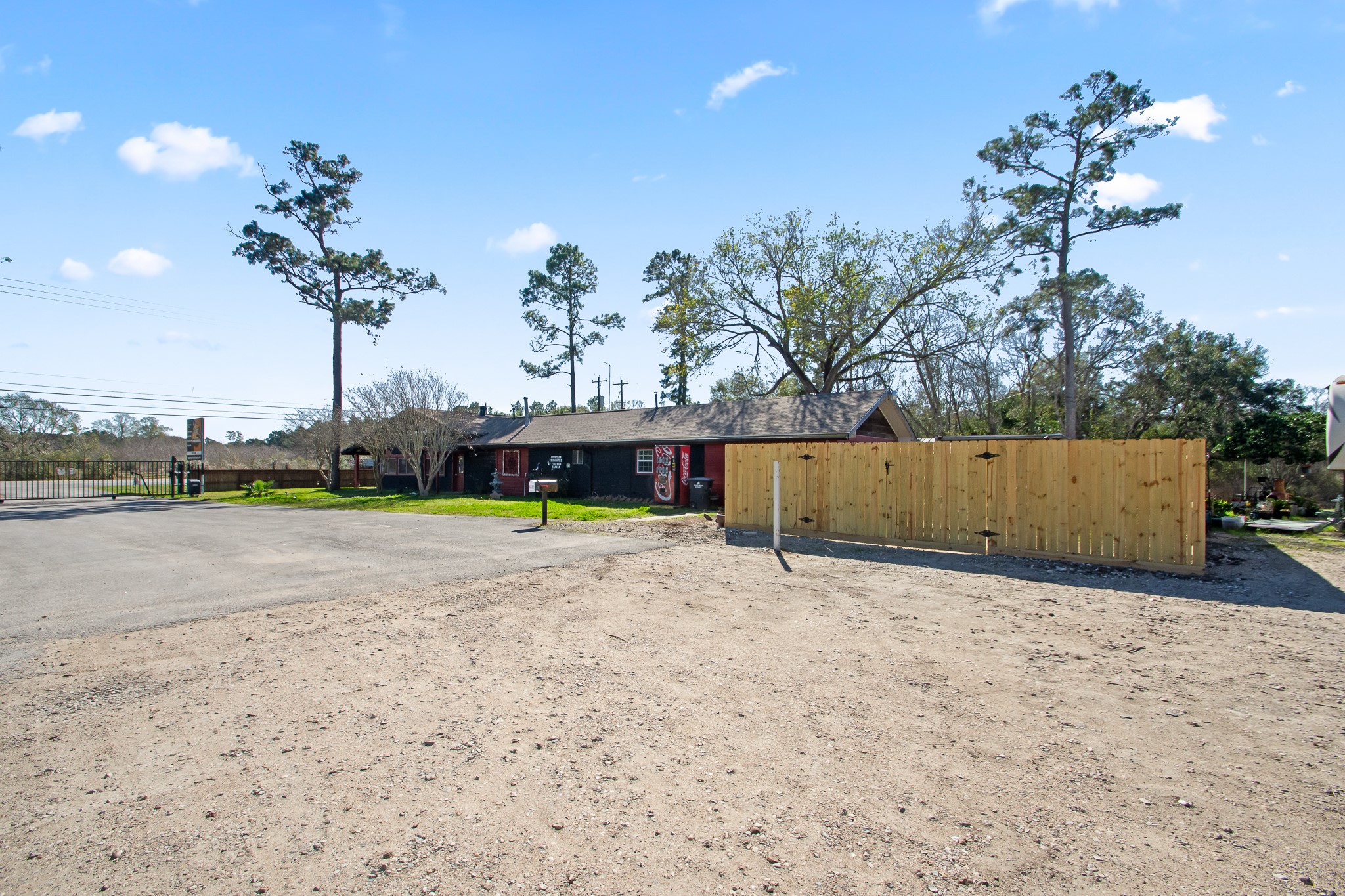 6830 South Highway 35 Alvin, TX 77511 - Photo 24 of 24 a view of an outdoor space and swimming pool