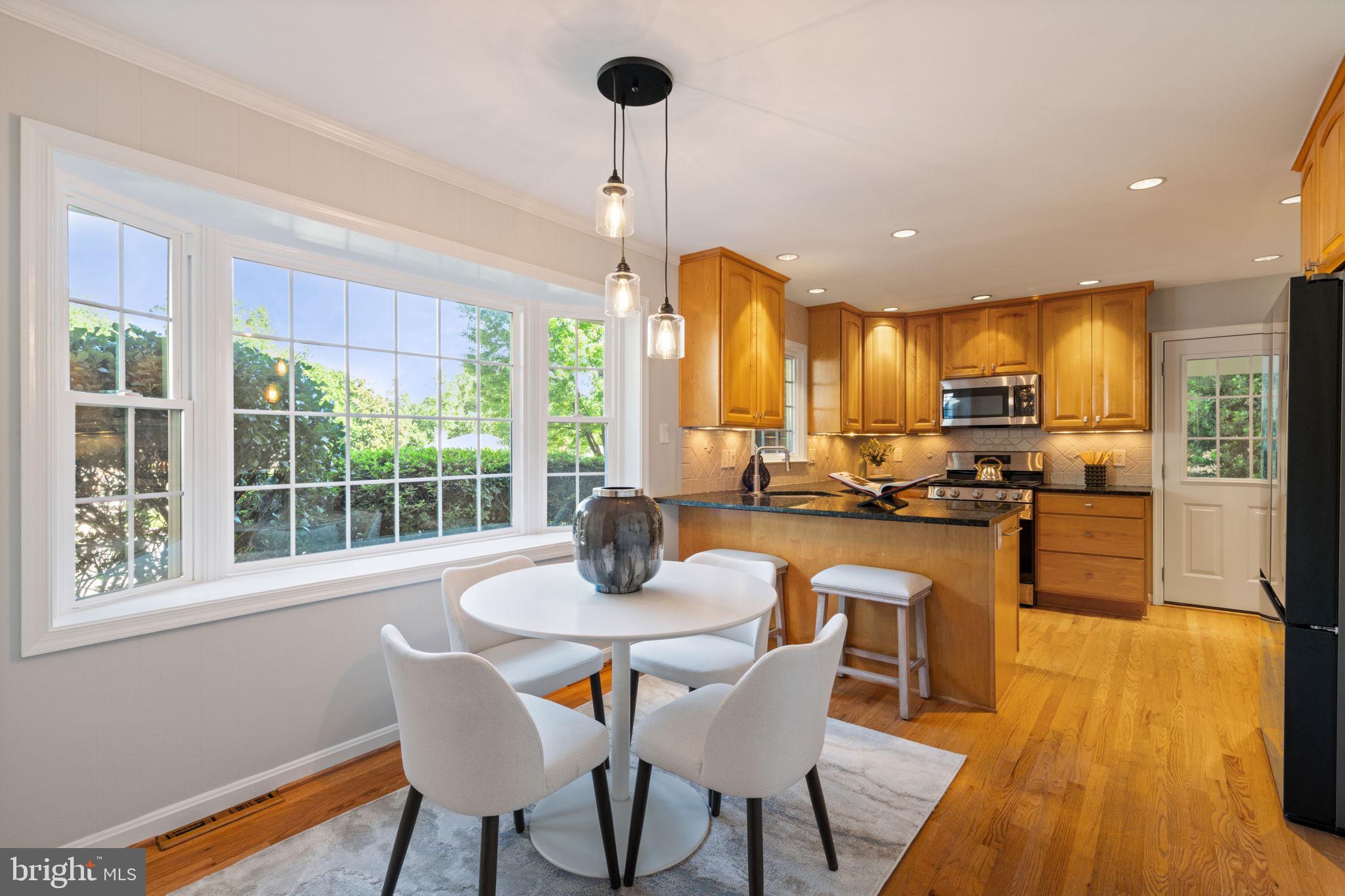9713 Rhapsody Drive Vienna, VA 22181 - Photo 8 of 28 Spacious Eat-In Dining Area
