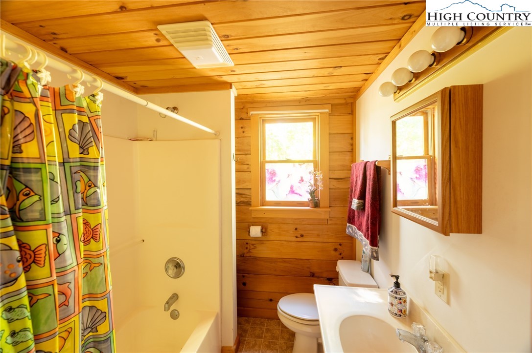 508 Laurelwood Lane Boone, NC 28607 - Photo 17 of 29