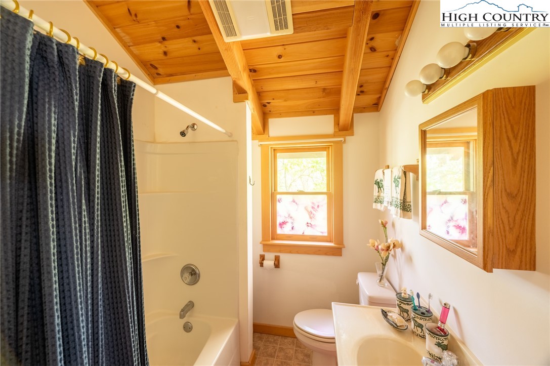 508 Laurelwood Lane Boone, NC 28607 - Photo 19 of 29