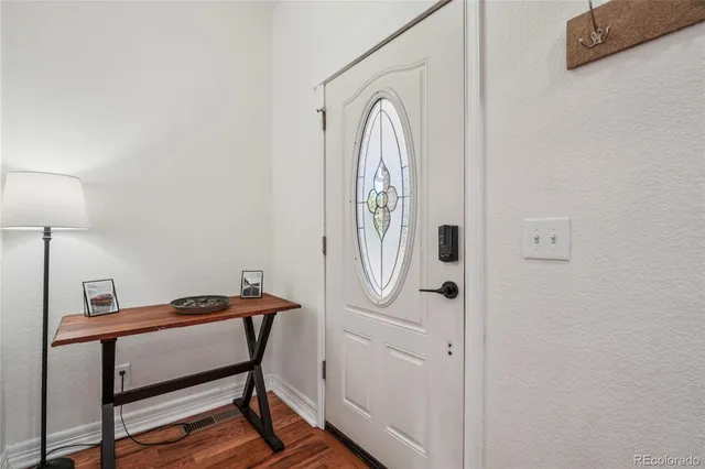 a view of a livingroom with furniture