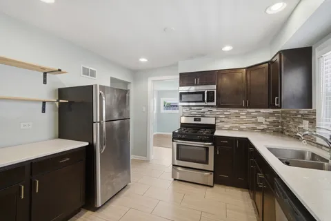 $300,000 | 1522 North Hillside Avenue, Berkeley, IL 60163