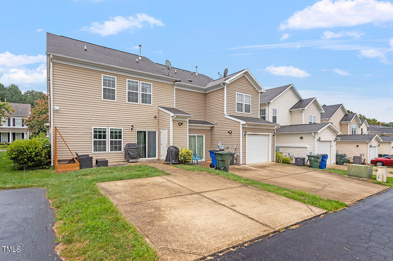 1037 Ileagnes Road_05