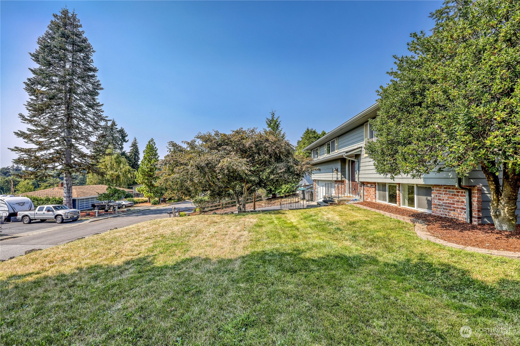 3012 Northeast Helm Street Bremerton, WA 98310 - Photo 5 of 36 Gallery Image 5