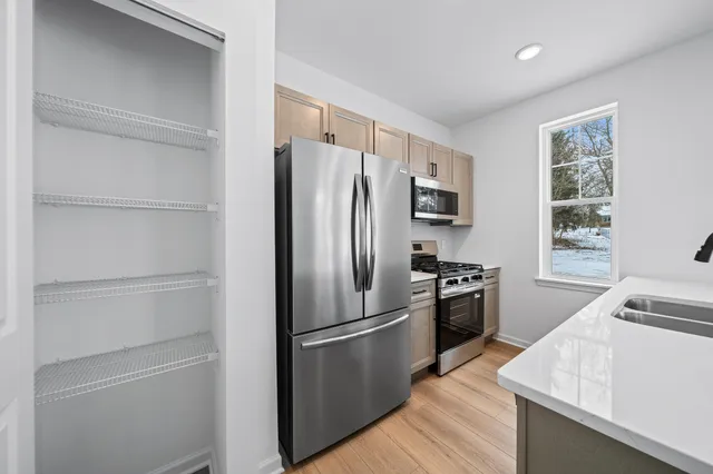 $342,900 | 1589 Meadowview Court, Whitewater, WI 53190