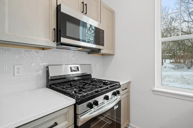 $342,900 | 1589 Meadowview Court, Whitewater, WI 53190