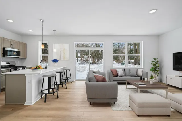 $342,900 | 1589 Meadowview Court, Whitewater, WI 53190