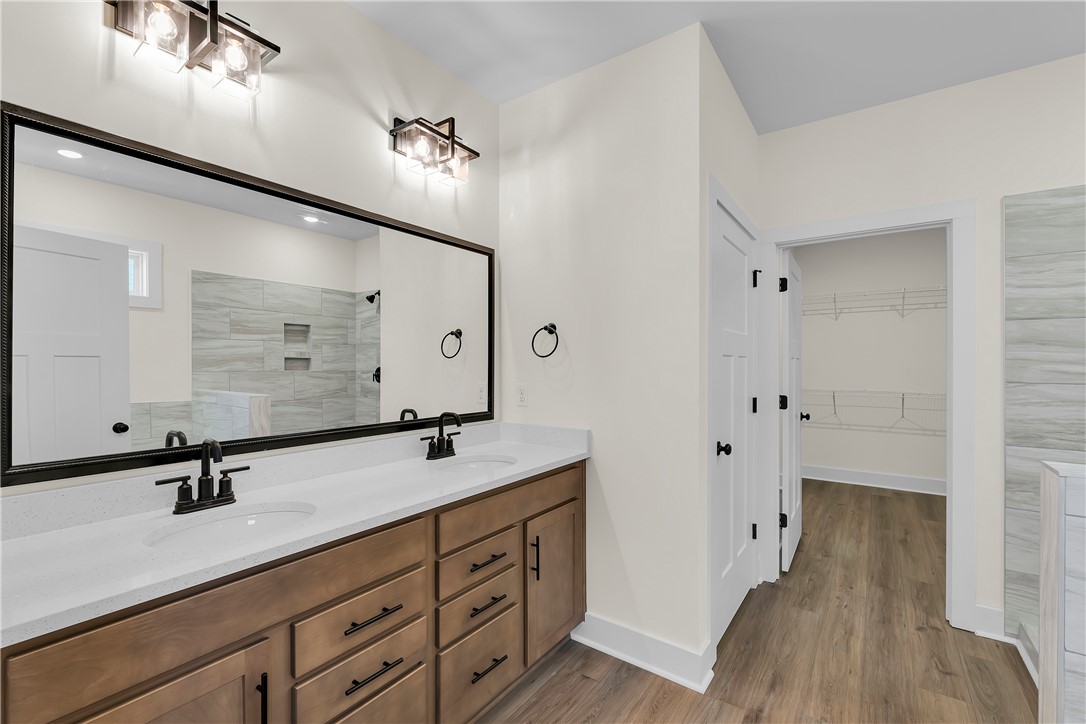 114 Shale Drive Central, SC 29630 - Photo 11 of 24 Primary bath