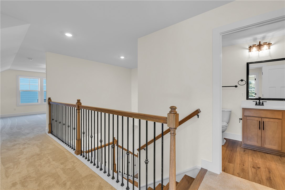 114 Shale Drive Central, SC 29630 - Photo 13 of 24 upstairs loft area