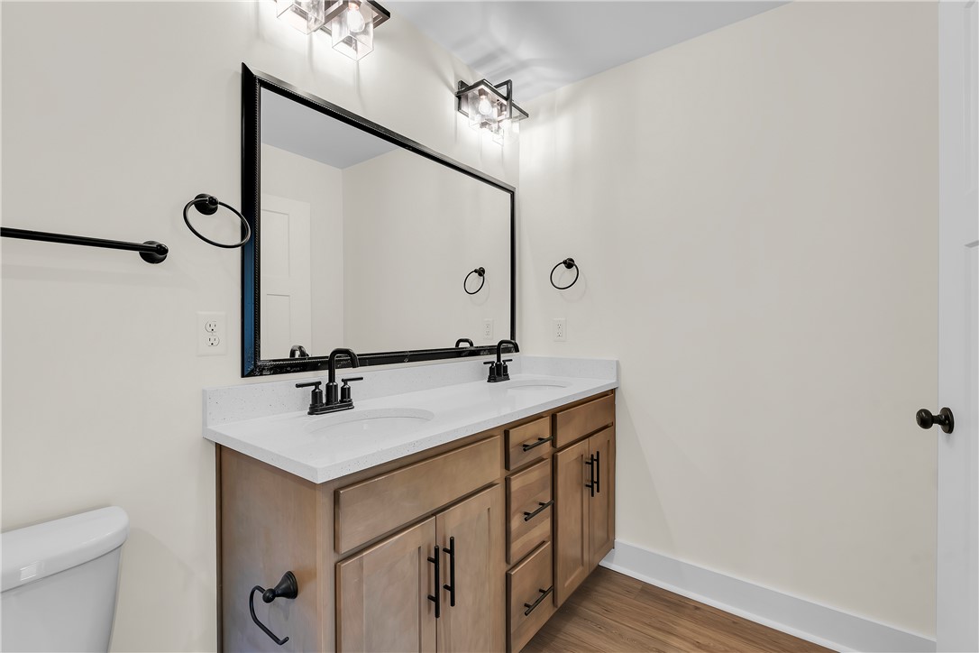 114 Shale Drive Central, SC 29630 - Photo 16 of 24 Upstairs full bath