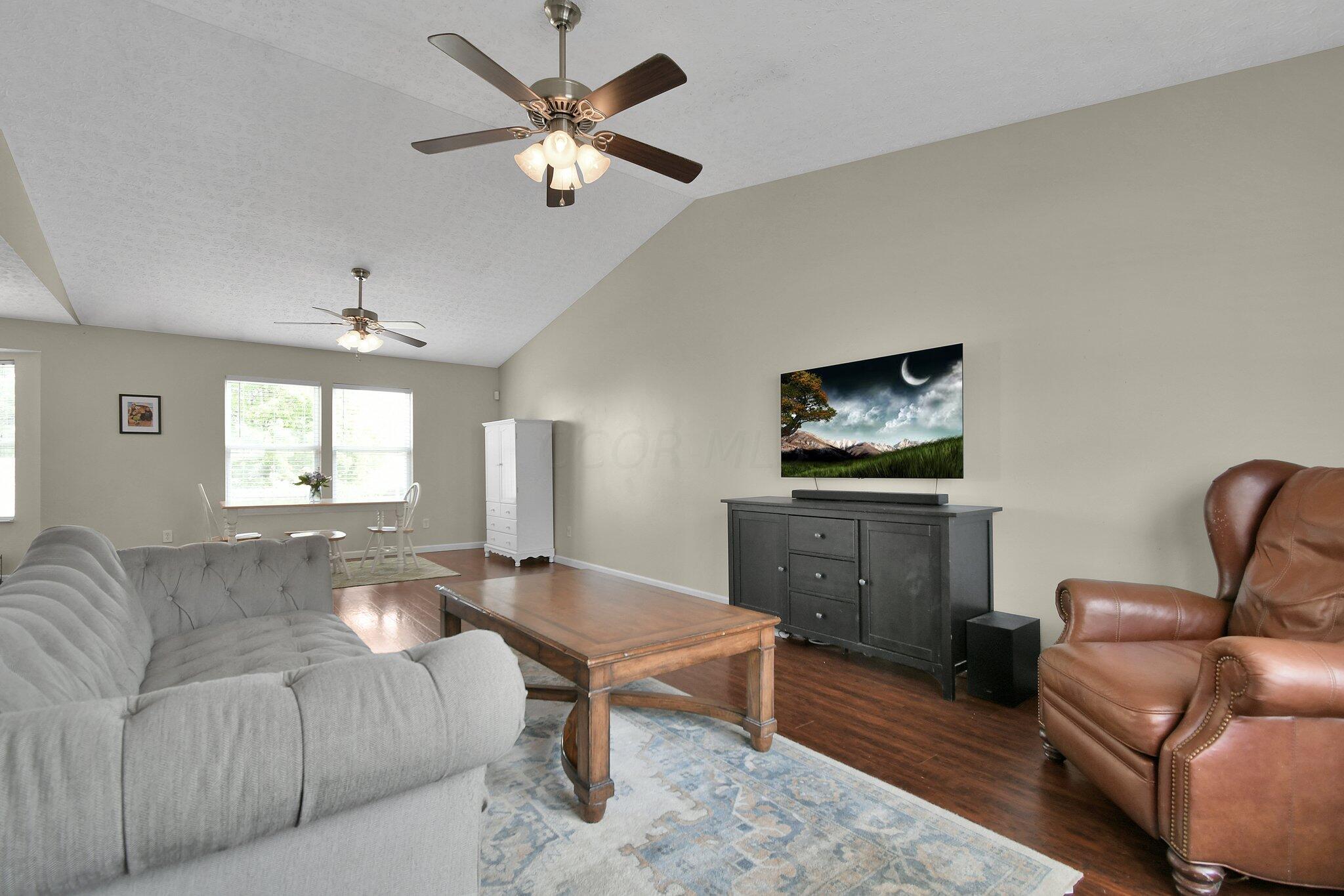 2498 Linbaugh Road Grove City, OH 43123 - Photo 3 of 28 4-web-or-mls-2498-linbaugh-rd