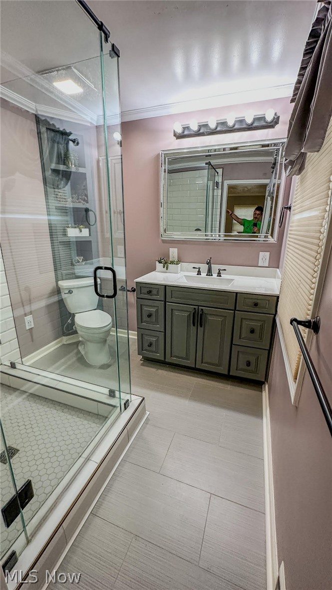 426 Dorchester Road Akron, OH 44320 - Photo 10 of 20 Master Bathroom Entry