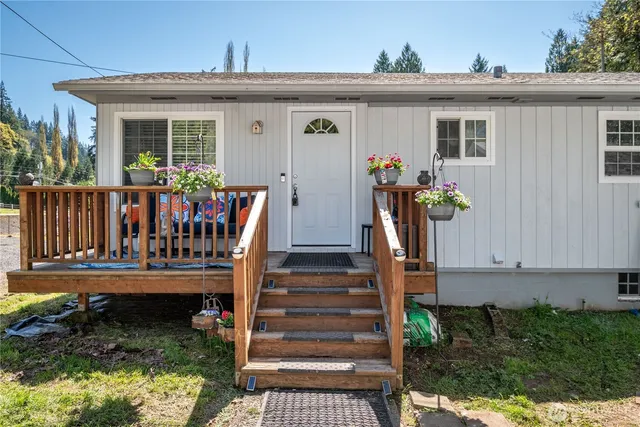 $389,900 | 1337 Coal Creek Road, Longview, WA 98632