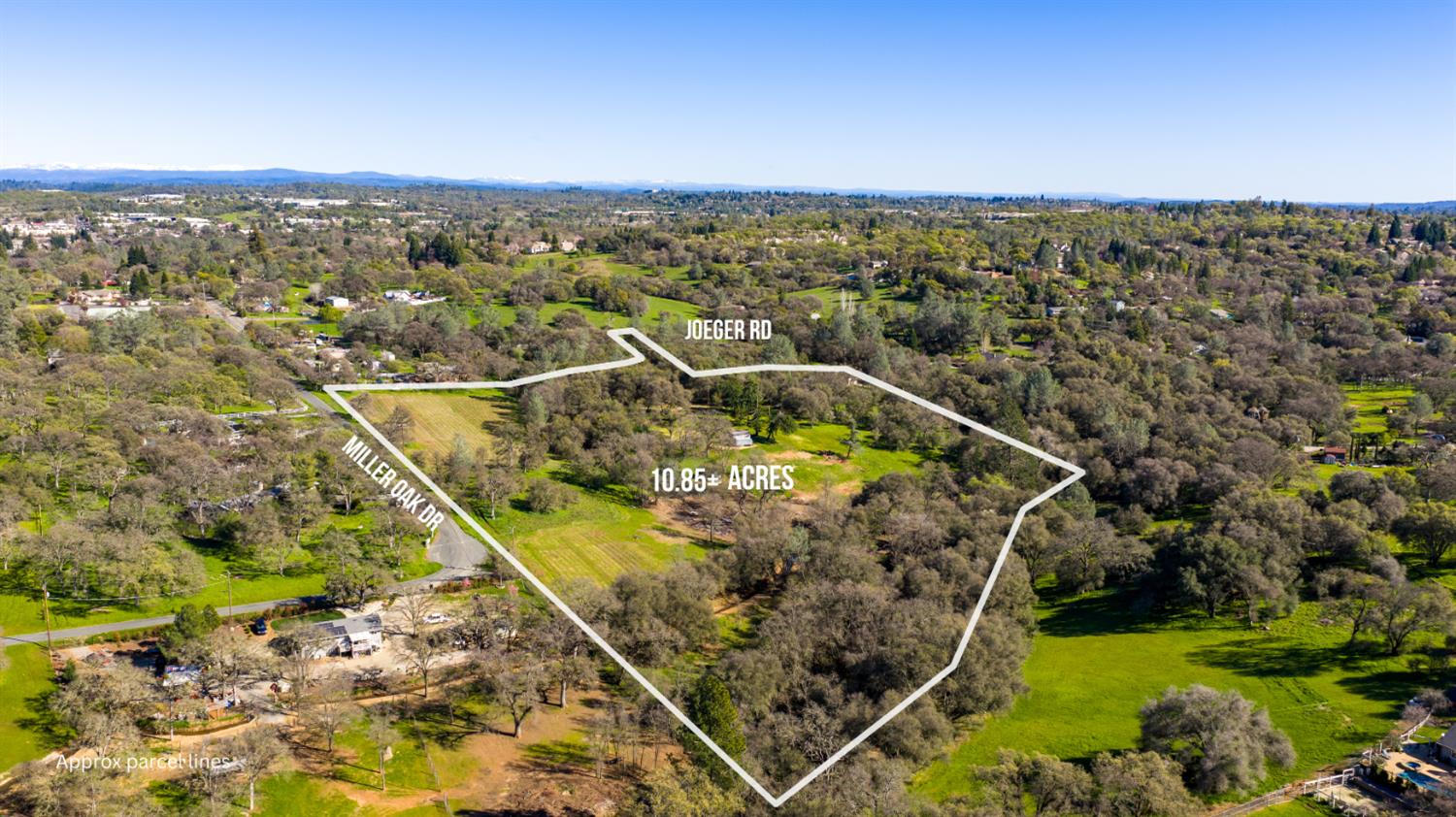 10925 Joeger Road Auburn, CA 95602 - Photo 19 of 24 a view of a balcony with city