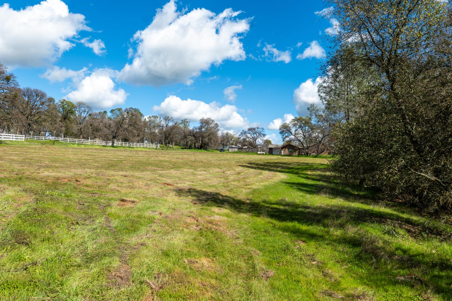 10925 Joeger Road Auburn, CA 95602 - Photo 22 of 24 a view of an ocean and beach