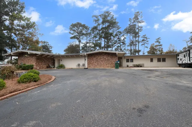 $450,000 | 867 Attapulgus Highway, Quincy, FL 32352