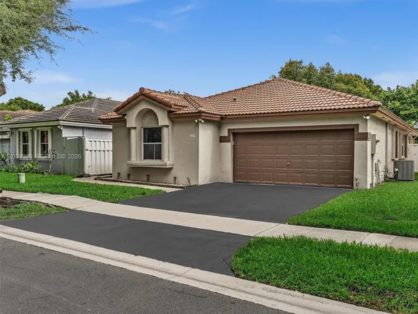 $557,990 | 7249 Northwest 1st Manor, Plantation, FL 33317