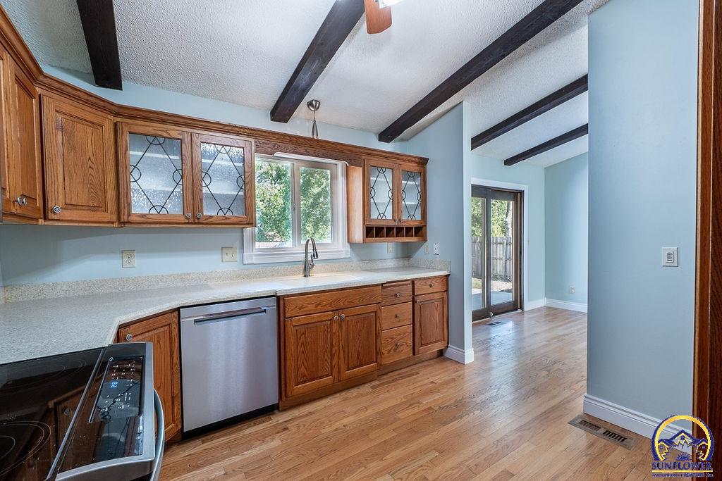 4828 Southwest Cochise Avenue Topeka, KS 66614 - Photo 11 of 35