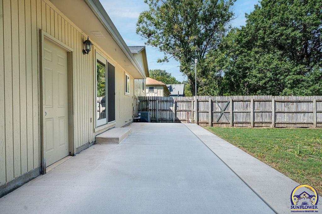 4828 Southwest Cochise Avenue Topeka, KS 66614 - Photo 34 of 35