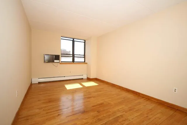 $620,000 | 300 Cathedral Parkway, Unit 19J | Upper West Side