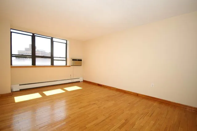 $620,000 | 300 Cathedral Parkway, Unit 19J | Upper West Side