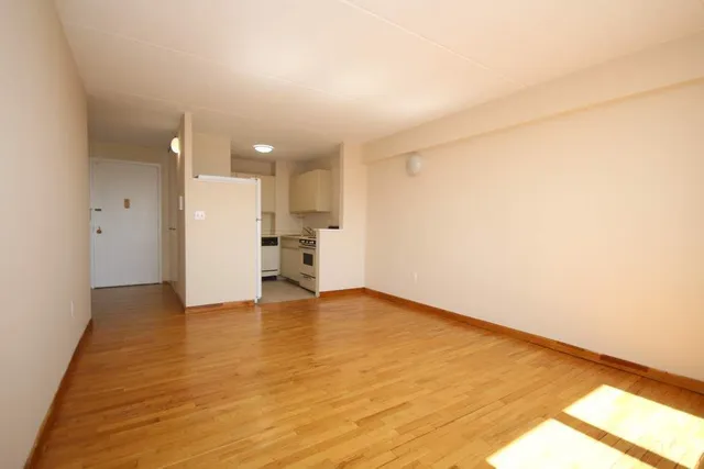 $620,000 | 300 Cathedral Parkway, Unit 19J | Upper West Side