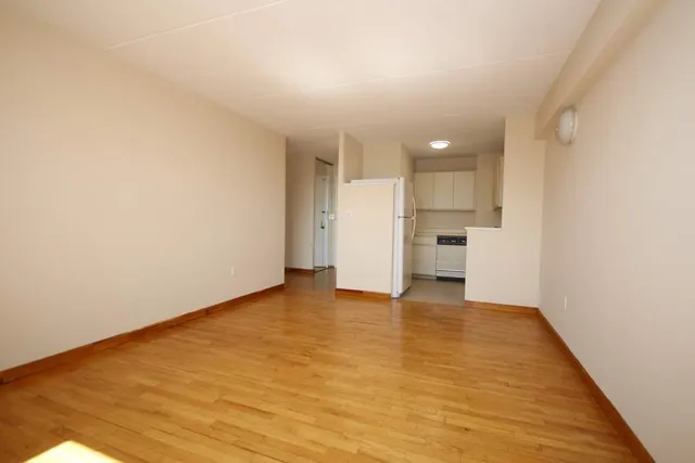 $620,000 | 300 Cathedral Parkway, Unit 19J | Upper West Side