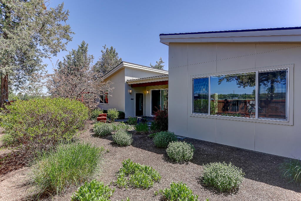 65190 Gerking Market Road Bend, OR 97703 - Photo 6 of 74 05
