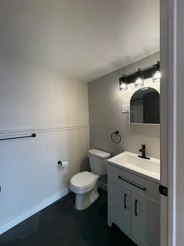 $900 | 905 North Sheridan Road, Unit F, Peoria, IL 61606