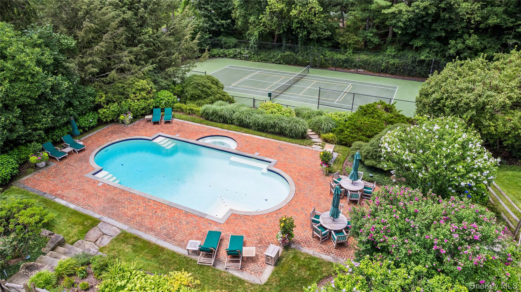 25 Stratford Road Harrison, NY 10528 - Photo 44 of 47 an aerial view of a backyard