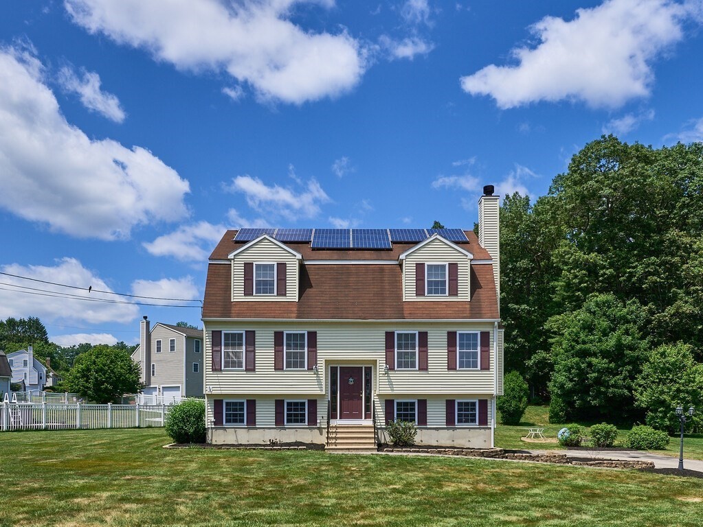 11 Abbey Road Webster, MA 01570 - Photo 1 of 41 Gallery Image 1