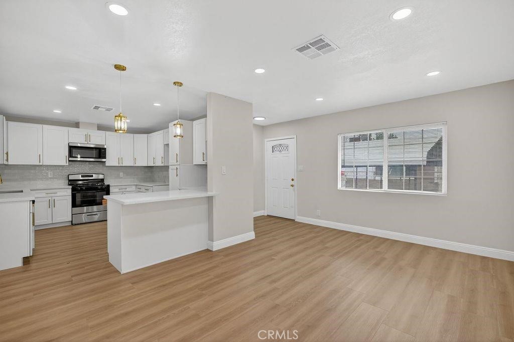 629 South Sage Avenue Rialto, CA 92376 - Photo 3 of 16