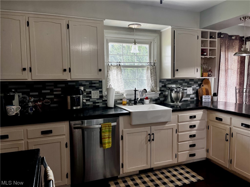 16771 Kinsman Road Middlefield, OH 44062 - Photo 4 of 27 Gallery Image 4